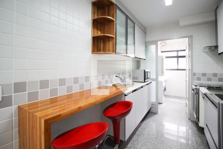 Apartamento à venda com 94m², 2 quartos e 2 vagasCozinha