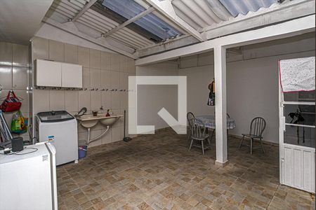 Área de Serviço de casa à venda com 2 quartos, 360m² em Vila Liviero, São Paulo