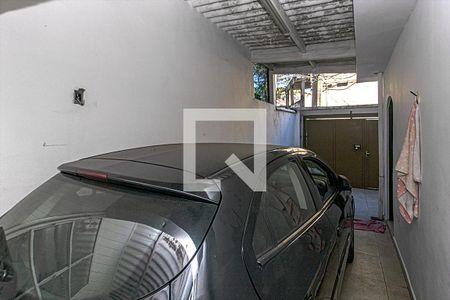 Garagem de casa à venda com 2 quartos, 360m² em Vila Liviero, São Paulo