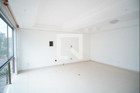 Casa à venda com 345m², 5 quartos e 5 vagasSala