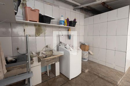Quintal / Área de serviço de casa à venda com 3 quartos, 250m² em Jardim Guanca, São Paulo