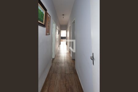 Corredor de casa à venda com 3 quartos, 250m² em Jardim Guanca, São Paulo