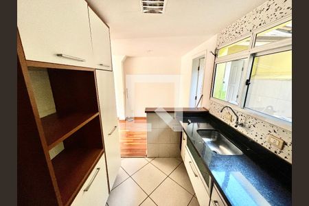 Casa de condomínio para alugar com 133m², 3 quartos e 2 vagas Casa de condomínio para alugar com 133m², 3 quartos e 2 vagasCozinha