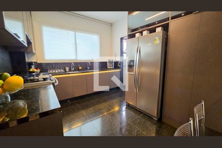 Cozinha de apartamento à venda com 4 quartos, 186m² em Vale do Sereno, Nova Lima