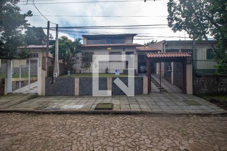 Fachada de casa à venda com 3 quartos, 206m² em Camaquã, Porto Alegre