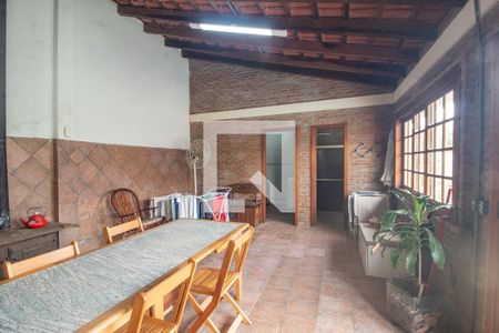 Churrasqueira de casa à venda com 3 quartos, 206m² em Camaquã, Porto Alegre