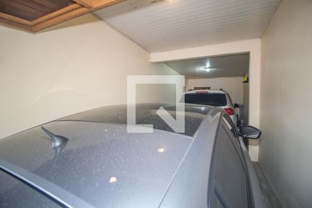 Garagem de casa à venda com 3 quartos, 206m² em Camaquã, Porto Alegre