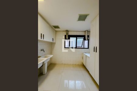 Apartamento para alugar com 217m², 4 quartos e 4 vagasÁrea de Serviço