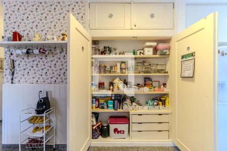 Apartamento para alugar com 323m², 3 quartos e 2 vagasDespensa