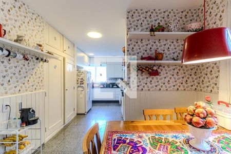 Apartamento para alugar com 323m², 3 quartos e 2 vagasCozinha