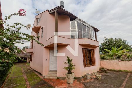 Casa à venda com 325m², 3 quartos e 2 vagasFachada