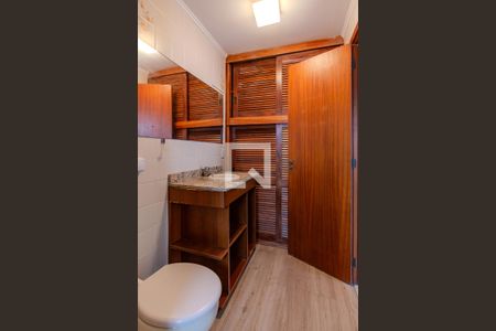 Casa à venda com 325m², 3 quartos e 2 vagasBanheiro da Suíte 1