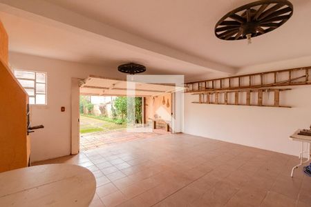 Casa à venda com 325m², 3 quartos e 2 vagasGaragem