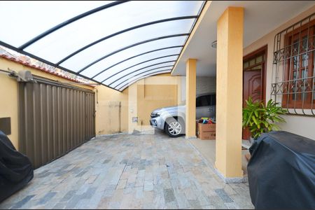 Garagem de casa à venda com 3 quartos, 550m² em Colégio Batista, Belo Horizonte
