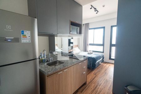 Cozinha de kitnet/studio à venda com 1 quarto, 23m² em Vila Clementino, São Paulo