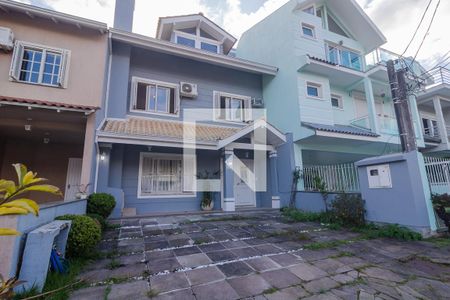 Fachada de casa à venda com 3 quartos, 140m² em Hípica, Porto Alegre