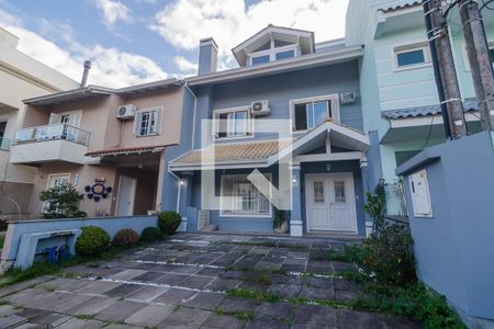 Fachada de casa à venda com 3 quartos, 140m² em Hípica, Porto Alegre