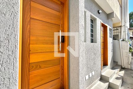 Fachada de casa para alugar com 1 quarto, 25m² em Vila Guarani (zona Sul), São Paulo