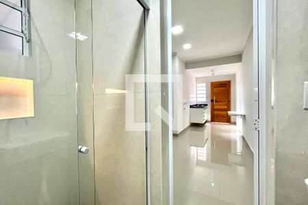 Banheiro de casa para alugar com 1 quarto, 25m² em Vila Guarani (zona Sul), São Paulo