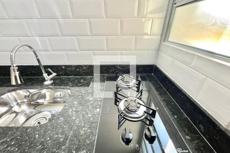 Cozinha de casa para alugar com 1 quarto, 25m² em Vila Guarani (zona Sul), São Paulo