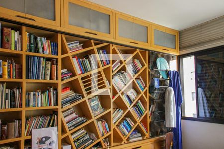 Apartamento à venda com 271m², 4 quartos e 3 vagasQuarto 4