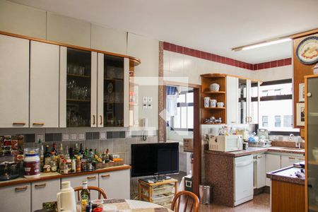 Apartamento à venda com 271m², 4 quartos e 3 vagasCozinha e Área de Serviço