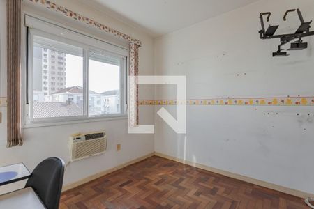 Quarto 1 de apartamento para alugar com 3 quartos, 108m² em Jardim Itu, Porto Alegre