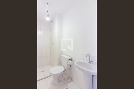 Banheiro de kitnet/studio para alugar com 1 quarto, 24m² em Bonfim, Osasco