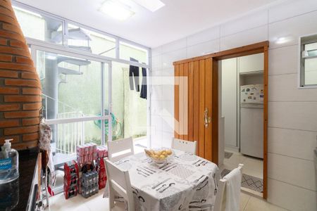 Casa à venda com 155m², 3 quartos e 2 vagas Casa à venda com 155m², 3 quartos e 2 vagasCozinha 2