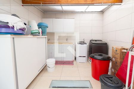 Casa à venda com 155m², 3 quartos e 2 vagas Casa à venda com 155m², 3 quartos e 2 vagasÁrea de Serviço