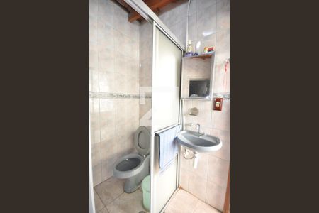 Casa à venda com 325m², 3 quartos e 4 vagasBanheiro de Serviço