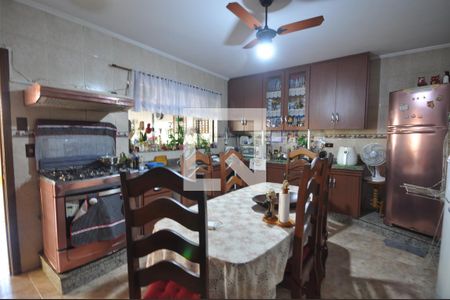 Casa à venda com 325m², 3 quartos e 4 vagasCozinha