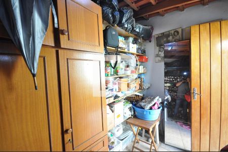 Casa à venda com 325m², 3 quartos e 4 vagasQuarto de serviço