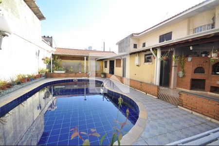 Casa à venda com 325m², 3 quartos e 4 vagasPiscina