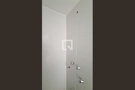 Banheiro de kitnet/studio à venda com 1 quarto, 25m² em Pinheiros, São Paulo
