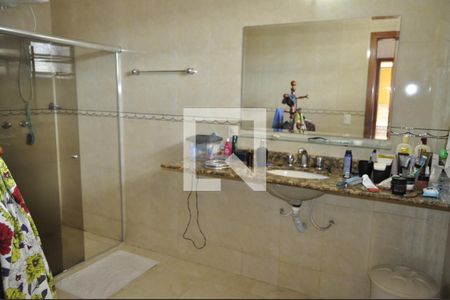 Apartamento à venda com 250m², 3 quartos e 2 vagasBanheiro 1