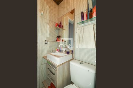 Banheiro de casa à venda com 4 quartos, 65m² em Rubem Berta, Porto Alegre