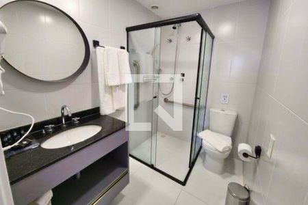 Banheiro de apartamento à venda com 1 quarto, 28m² em Pinheiros, São Paulo