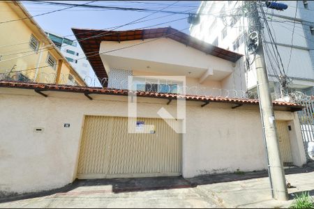 Fachada de casa à venda com 5 quartos, 280m² em Colégio Batista, Belo Horizonte