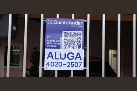 Plaquinha instalada na fachada de casa à venda com 2 quartos, 300m² em Jardim Stetel, Santo André