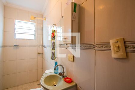 Banheiro Social de casa à venda com 2 quartos, 300m² em Jardim Stetel, Santo André