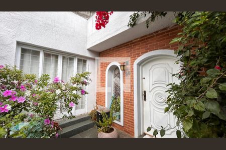 Casa à venda com 240m², 4 quartos e 1 vagaQuintal