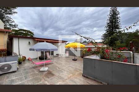 Casa à venda com 240m², 4 quartos e 1 vagaTerraço frente