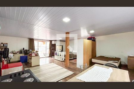 Casa à venda com 240m², 4 quartos e 1 vagaQuarto de Serviço