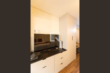 Sala/Quarto de apartamento à venda com 1 quarto, 28m² em Brooklin, São Paulo