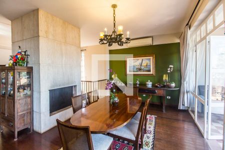 Casa de condomínio à venda com 1480m², 4 quartos e 9 vagasSala de Jantar