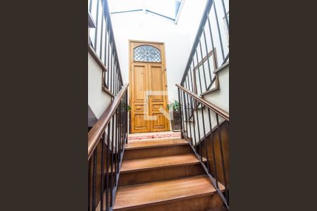 Casa de condomínio à venda com 1480m², 4 quartos e 9 vagasEntrada