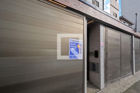 Placa  de casa para alugar com 4 quartos, 240m² em Campo Grande, Santos