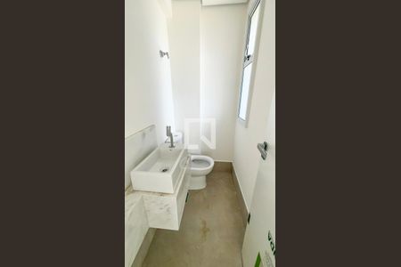 Apartamento à venda com 215m², 4 quartos e 4 vagasBanheiro da Suíte 1