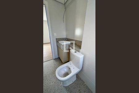 Apartamento à venda com 215m², 4 quartos e 4 vagasBanheiro da Suíte 1